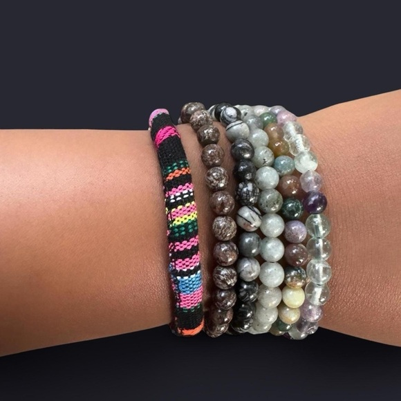 Fluorite Adjustable Gemstone Bead Bracelet 6mm - Picture 2 of 6